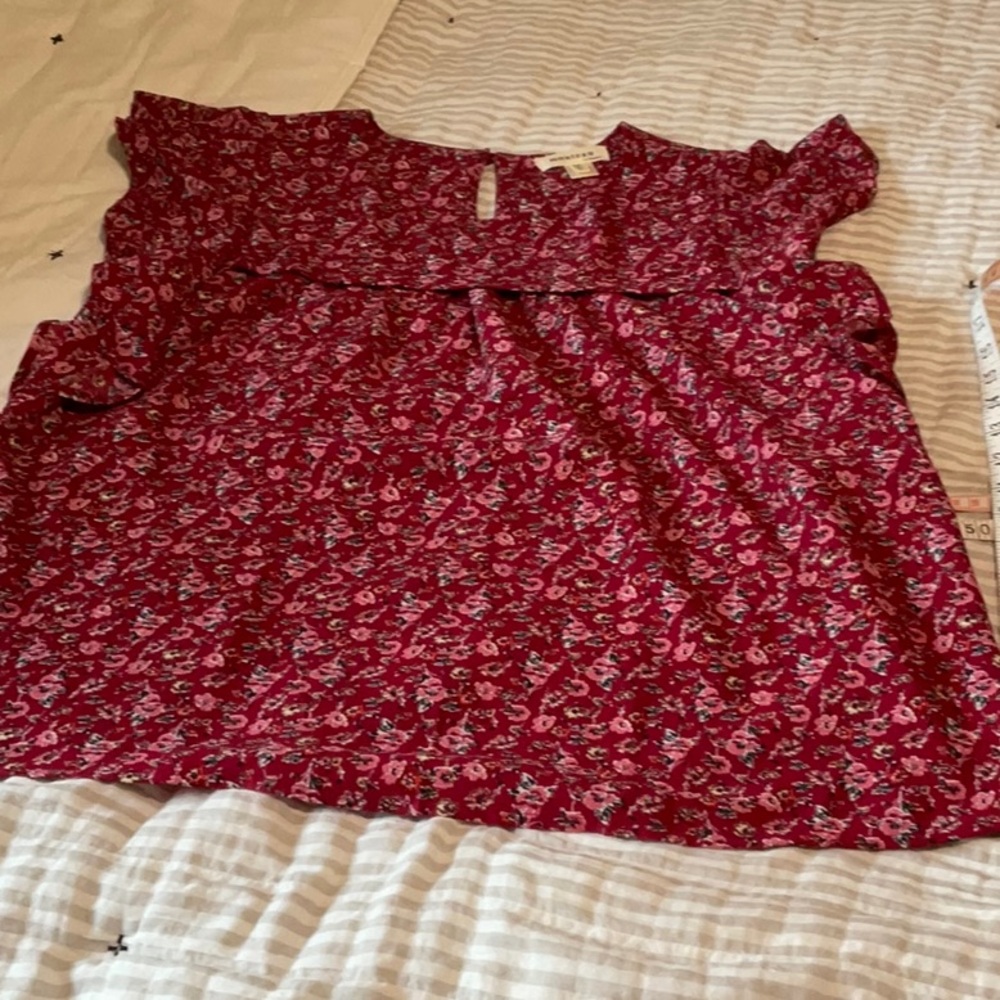 Monteau Pretty Red Floral Blouse L NWOT